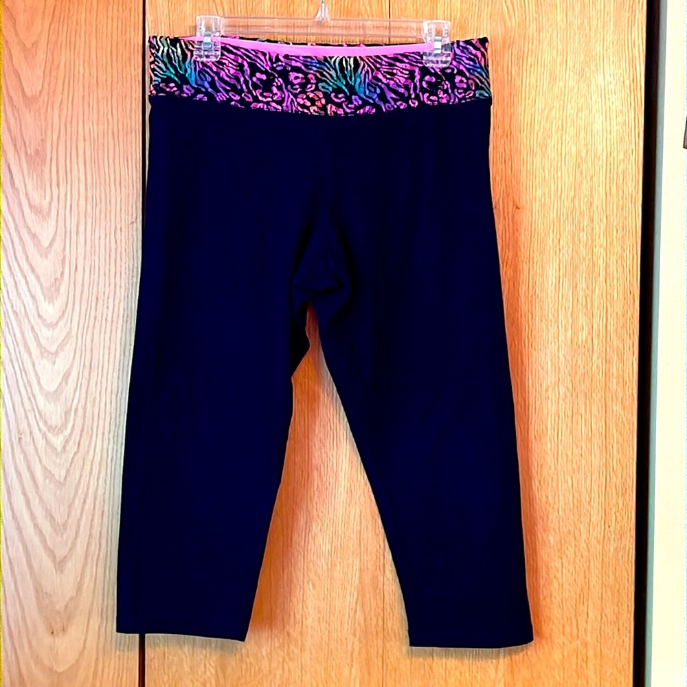 SO Intimates Capri cropped Yoga Pants Black Size XL Rainbow lace neon waistband